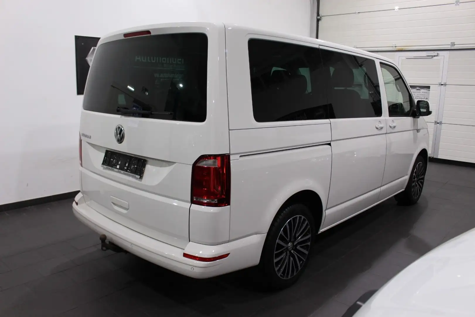 Volkswagen T6 Multivan Comfortline AHK TOP SH DE 1. HAND Weiß - 2