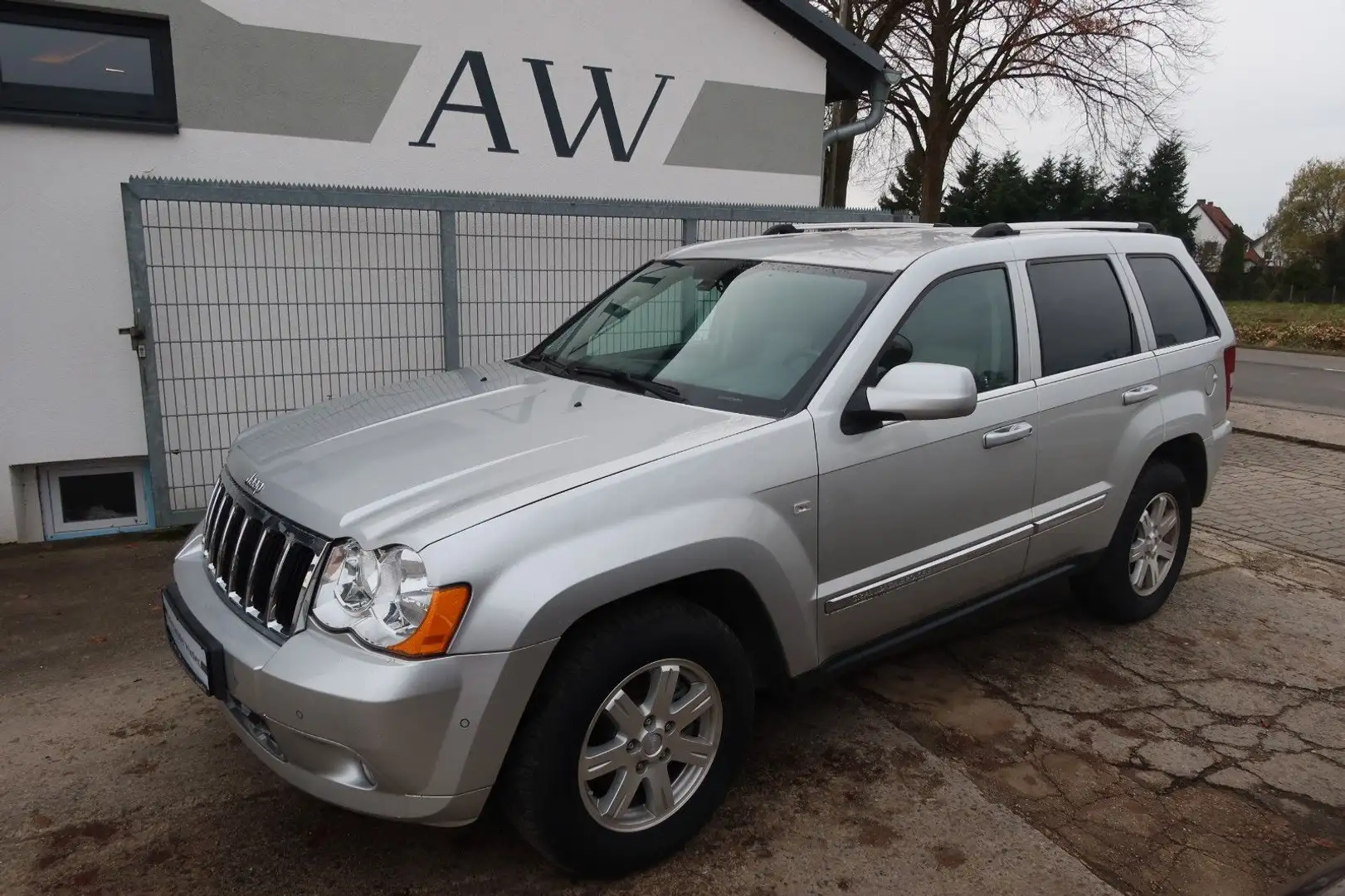 Jeep Grand Cherokee Limited Automatik|4.7|4WD|Memory| Silber - 1