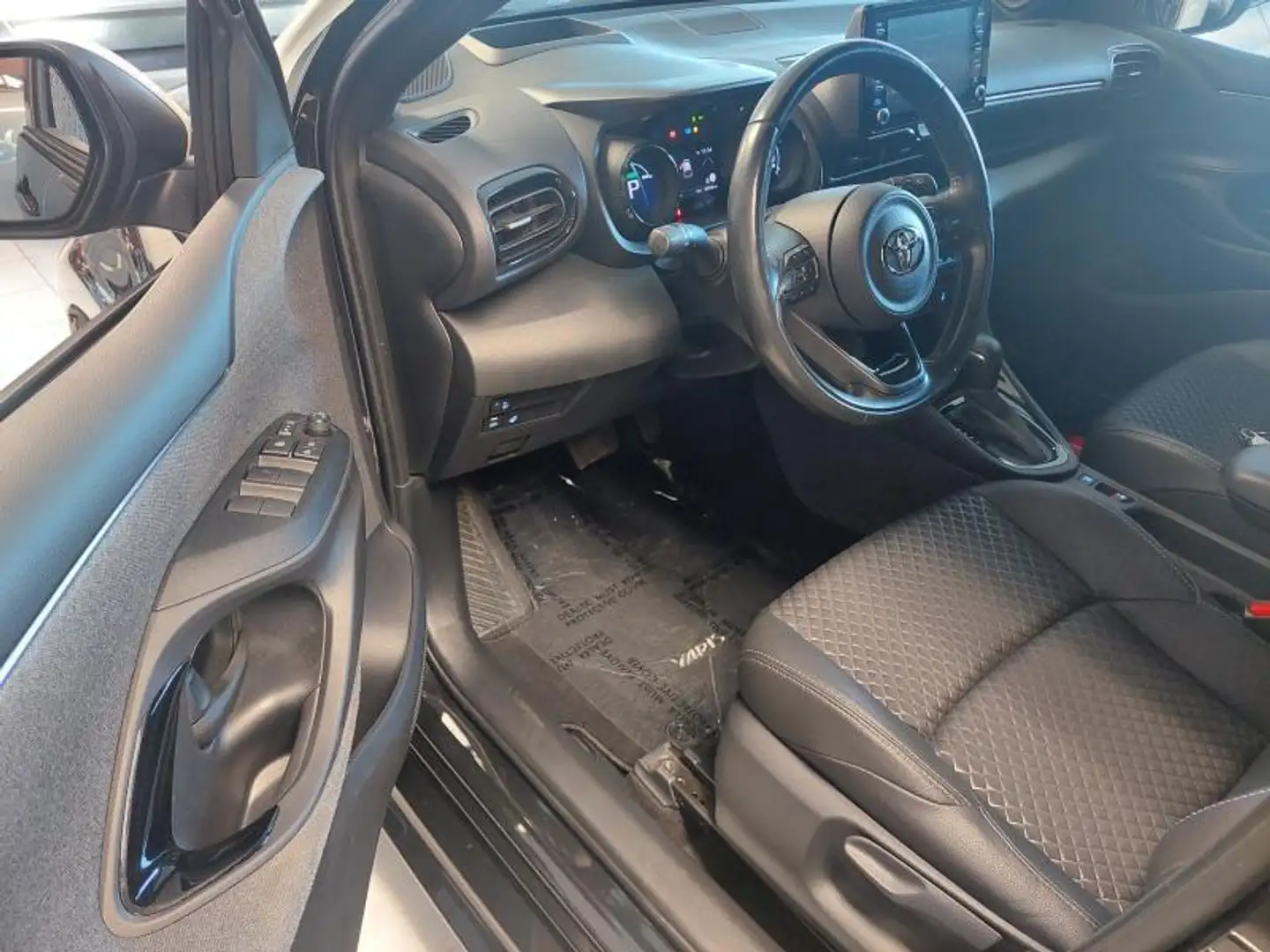 Toyota Yaris hybrid STYLE Zwart - 2