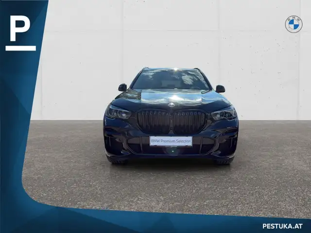 BMW X5 view 2