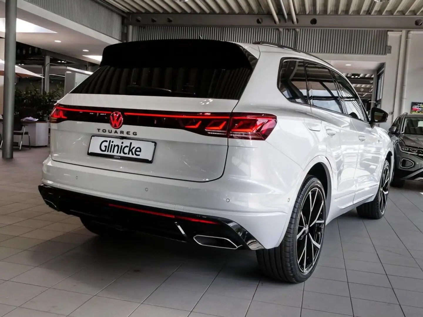 Volkswagen Touareg R-Line 3,0 V6 TDI 4MOTION *ABVERKAUF* Weiß - 2