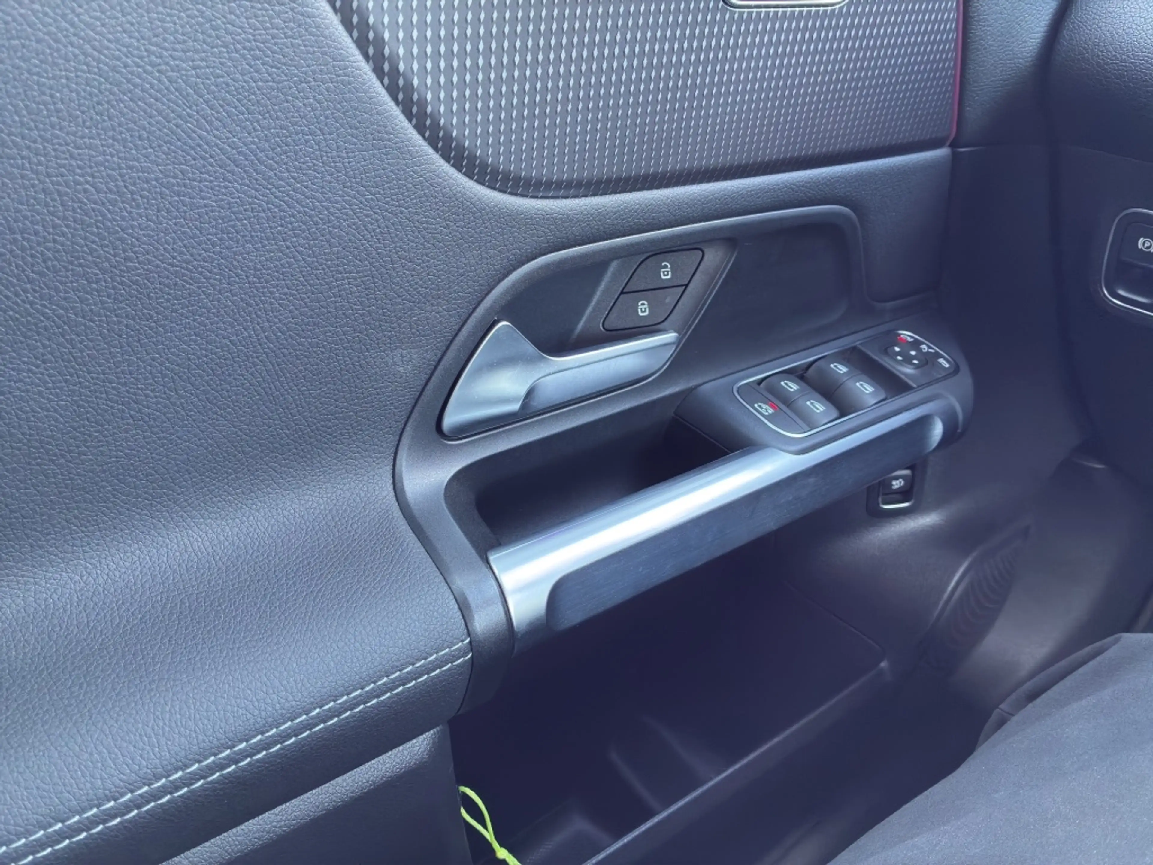 Mercedes-Benz EQB 250 + Navi*LED*PDC*ParkAss*SpurH*SpurW*ACC*LM — photo 11