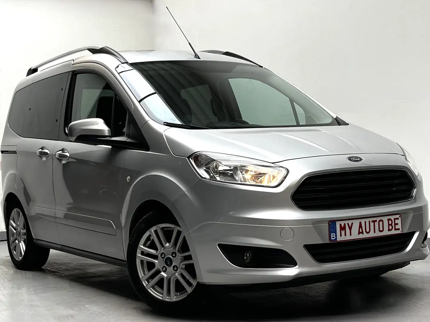 Ford Tourneo Connect 1.0 EcoBoost Titanium *** 12 MOIS DE GARANTIE*** Grijs - 1