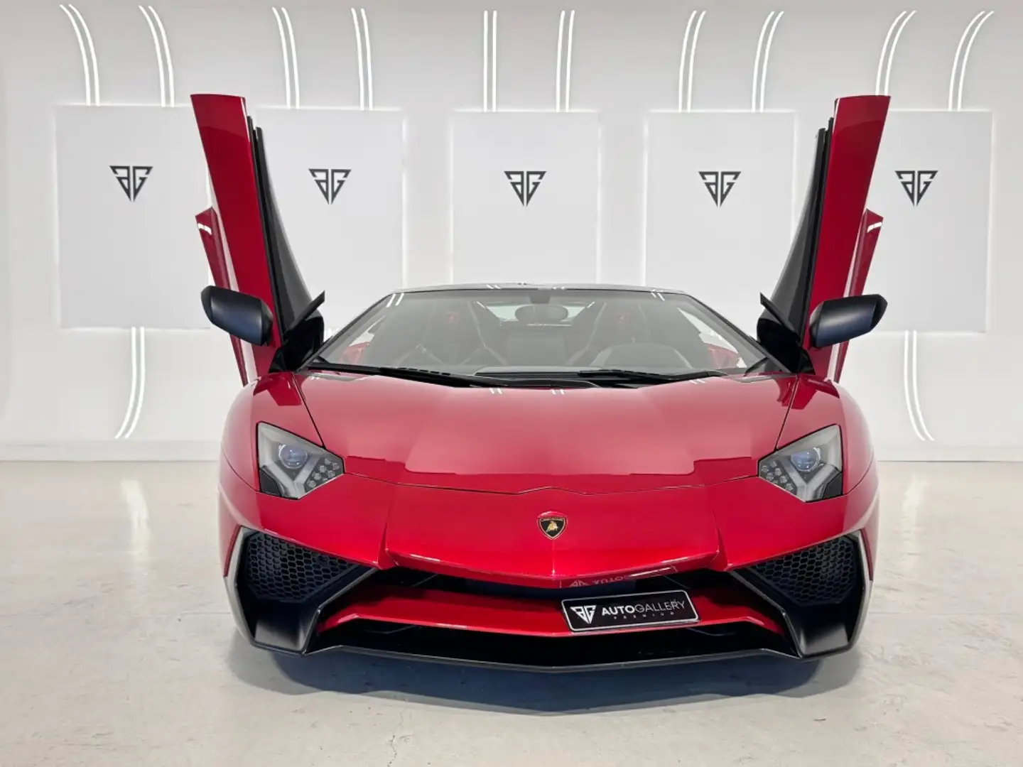 Lamborghini Aventador SuperVeloce LP 750-4 Roadster Rojo - 2