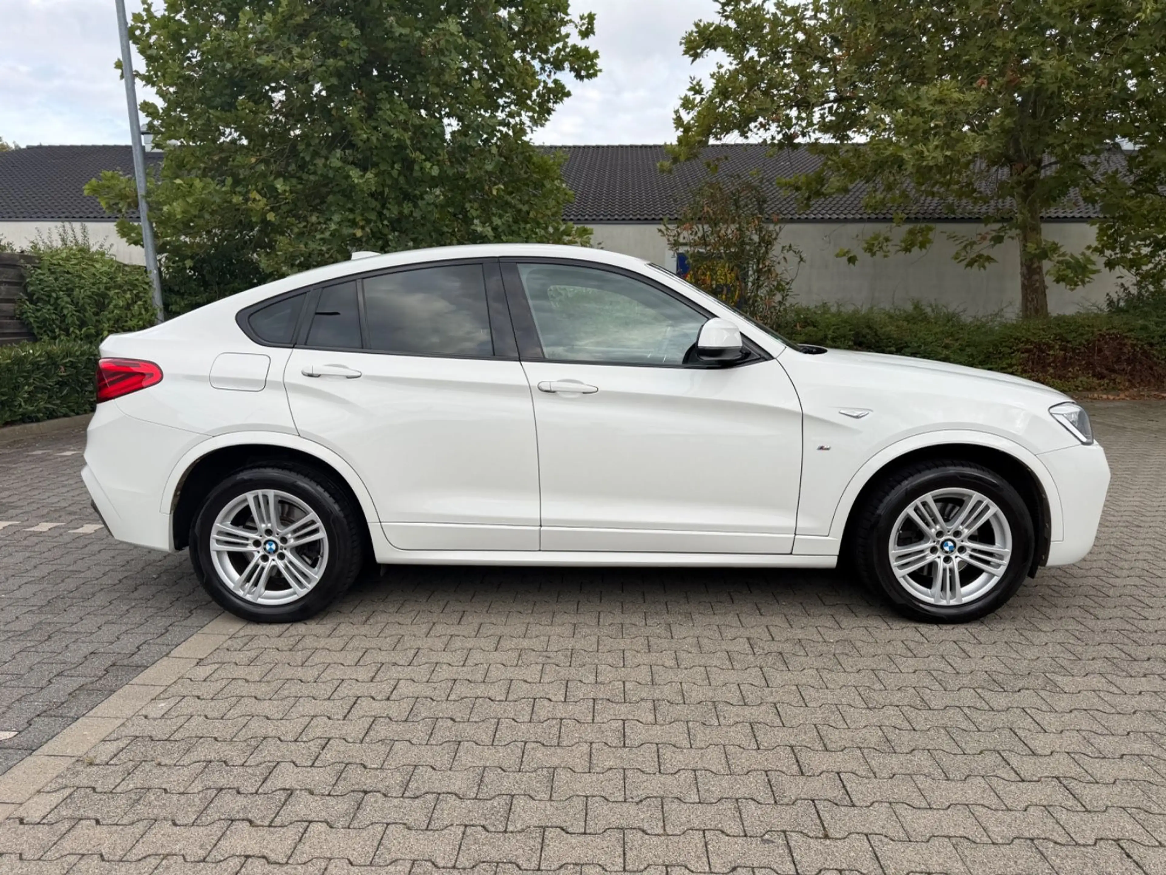 BMW X4 xDrive 20 d Navi Leder 1. Hand TÜV NEU — photo 3