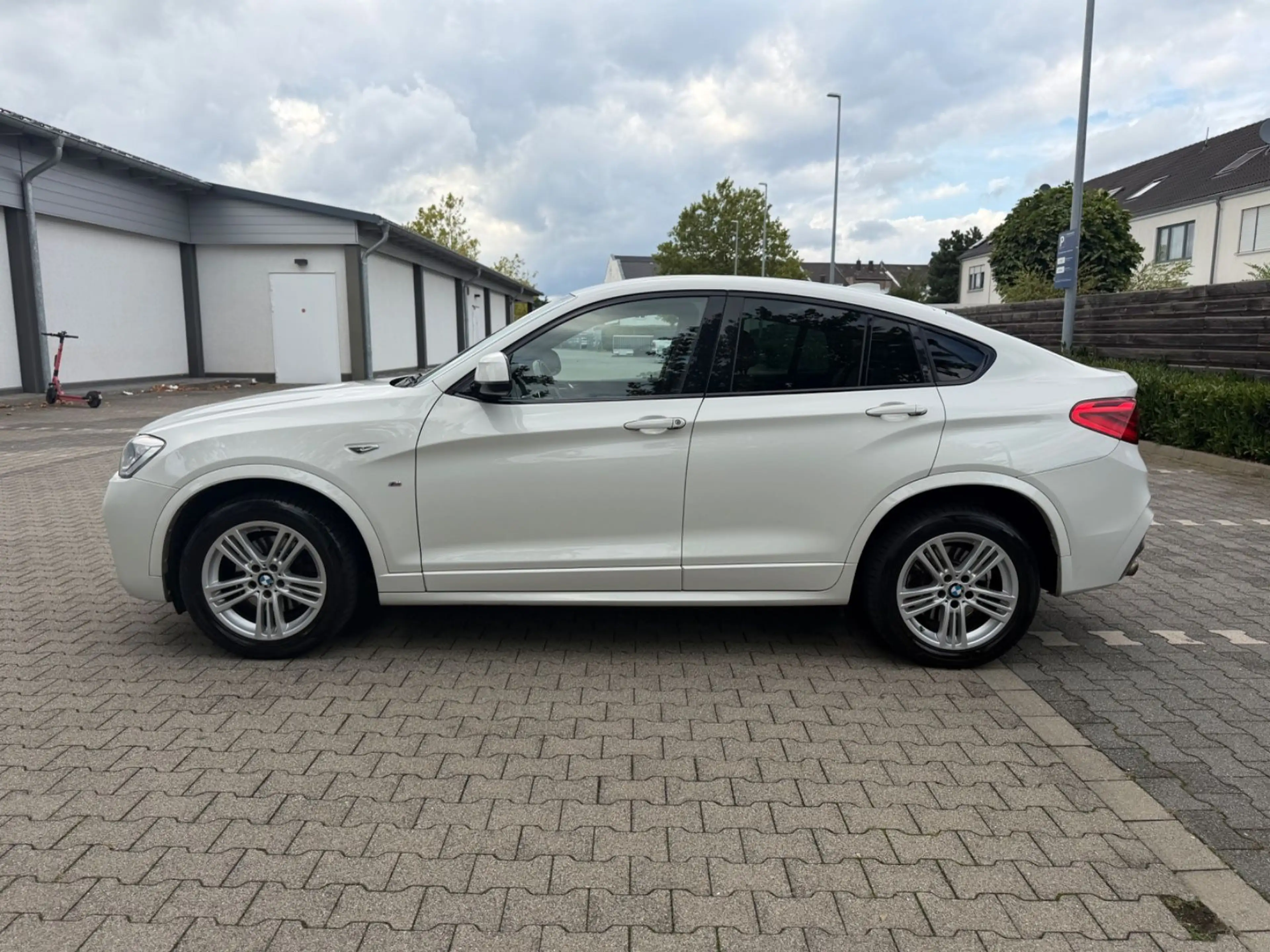BMW X4 xDrive 20 d Navi Leder 1. Hand TÜV NEU — photo 4