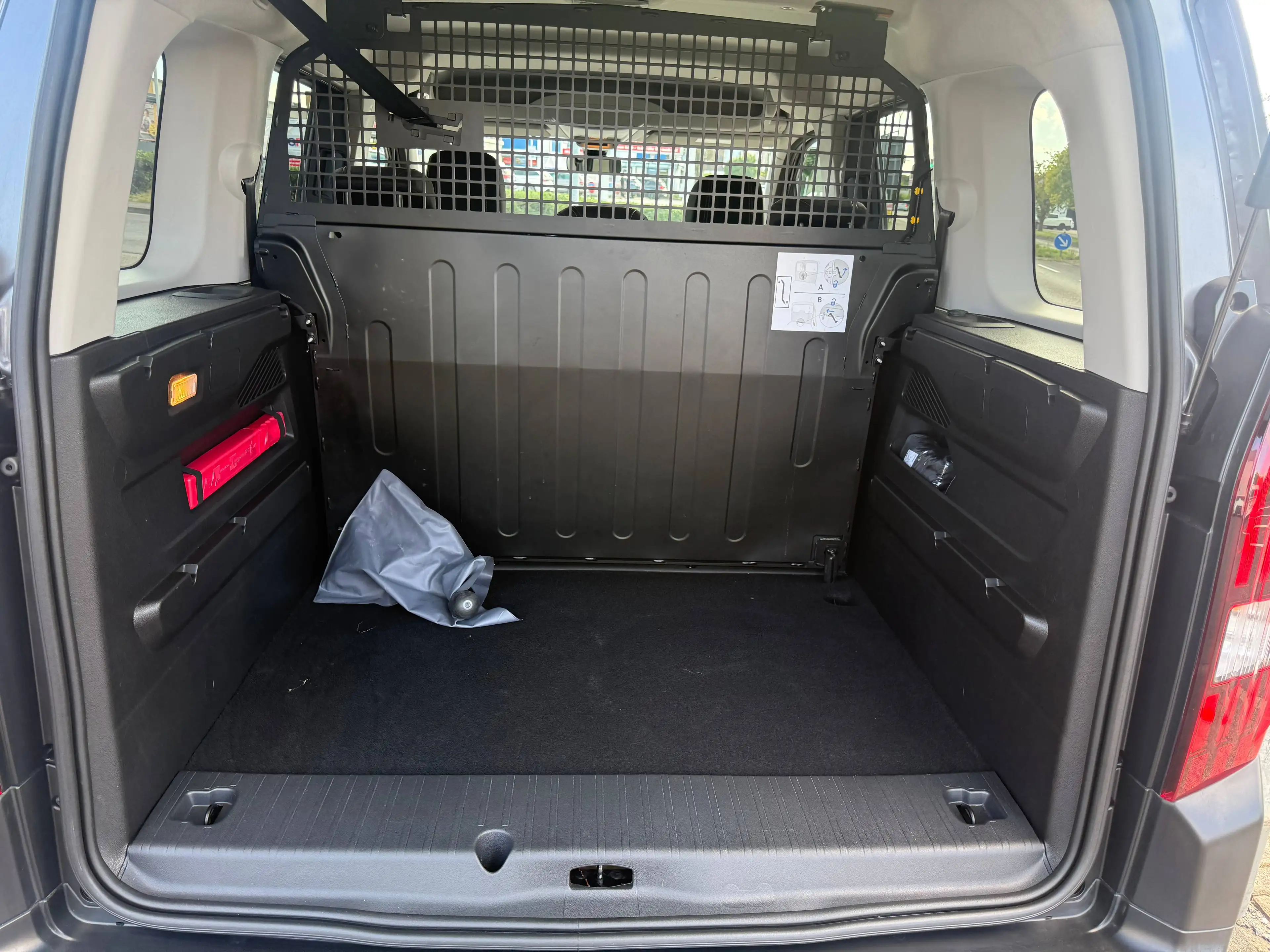 Peugeot Rifter N1 GT BlueHDi 130 L1 — photo 13