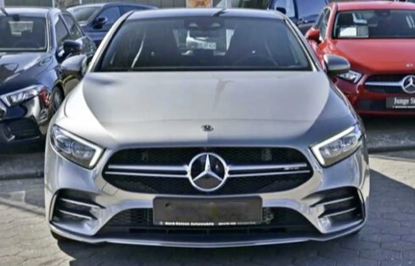 Mercedes-Benz A 35 AMG Gris - 1