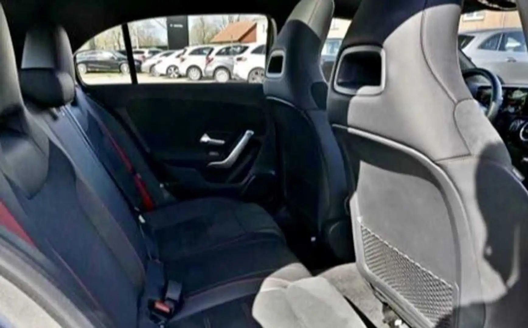Mercedes-Benz A 35 AMG Gris - 2