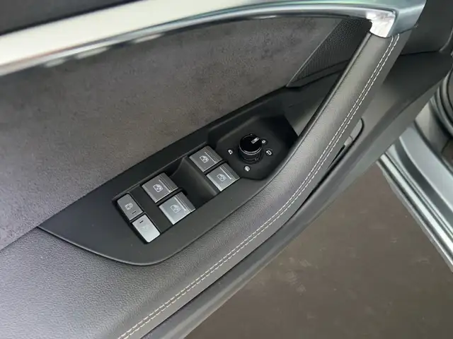 Audi A6 view 12