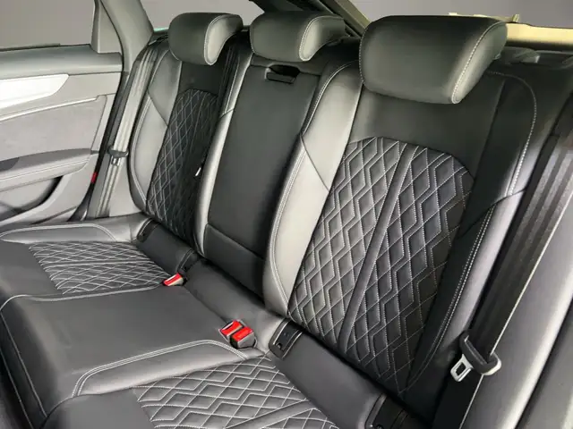 Audi A6 view 13
