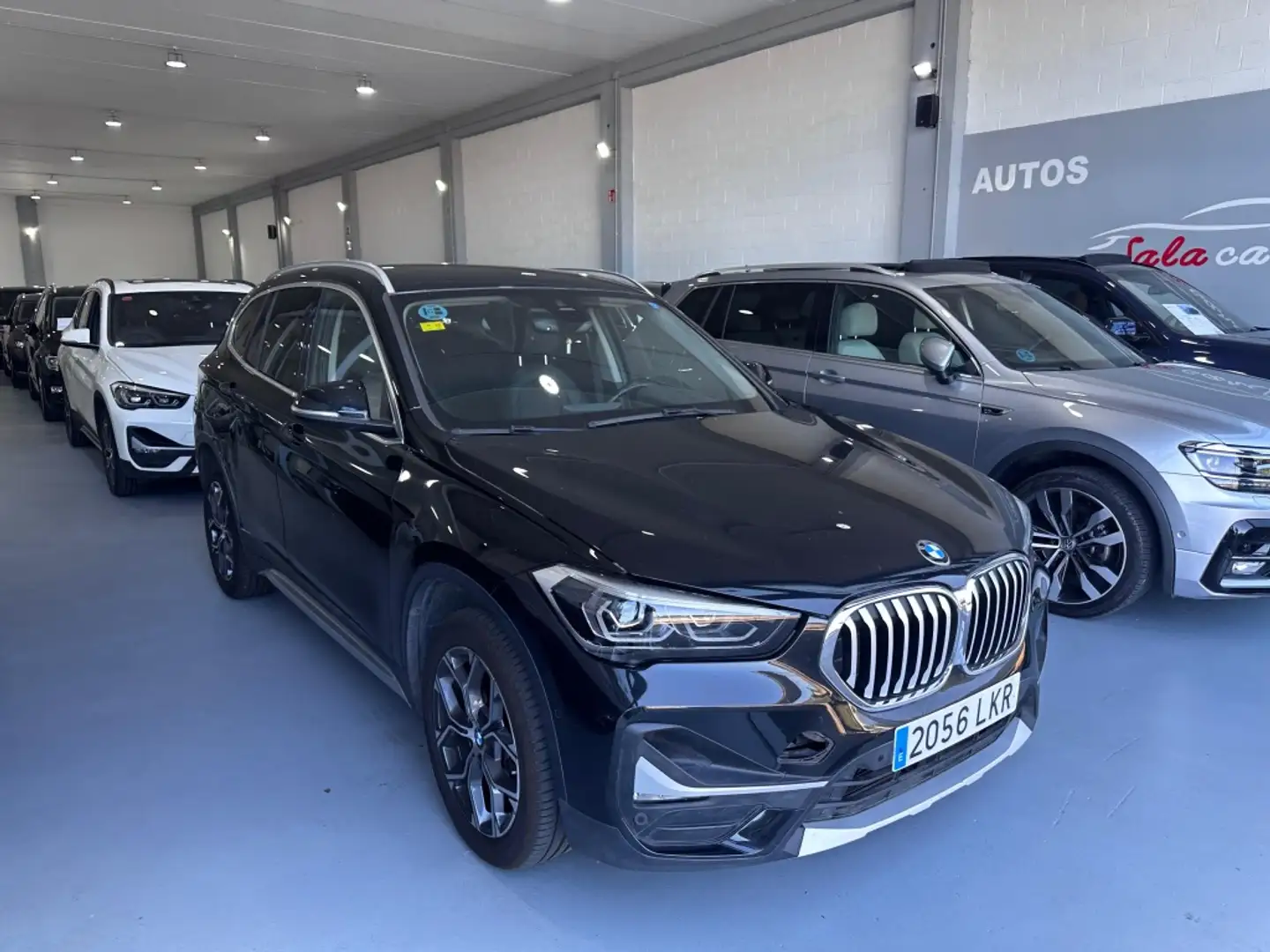 BMW X1 sDrive 18dA Zwart - 2