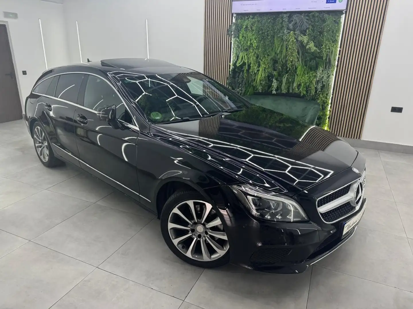 Mercedes-Benz CLS 250 d 4MATIC Shooting Brake Schwarz - 2