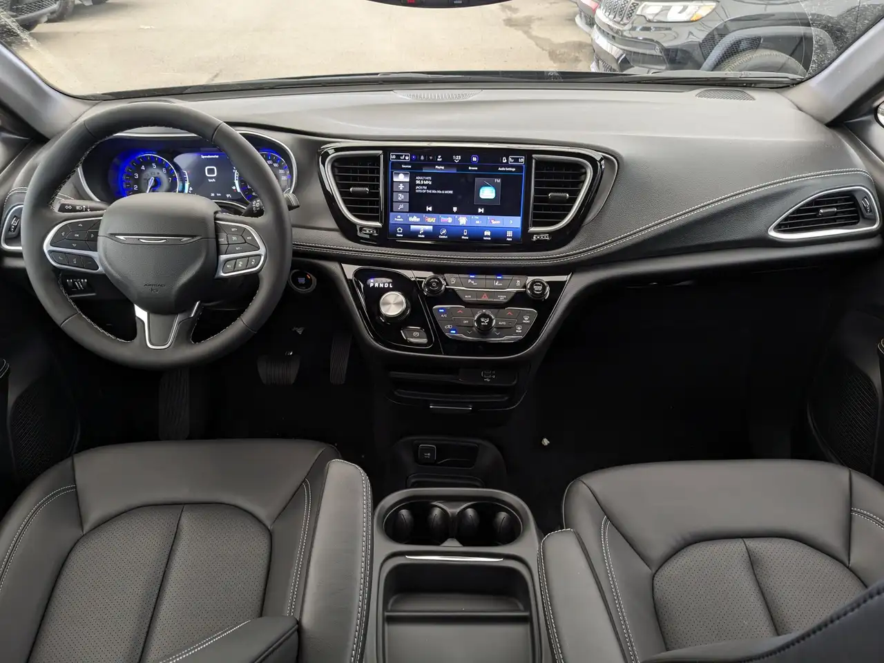 Chrysler Pacifica photo Chrysler Pacifica