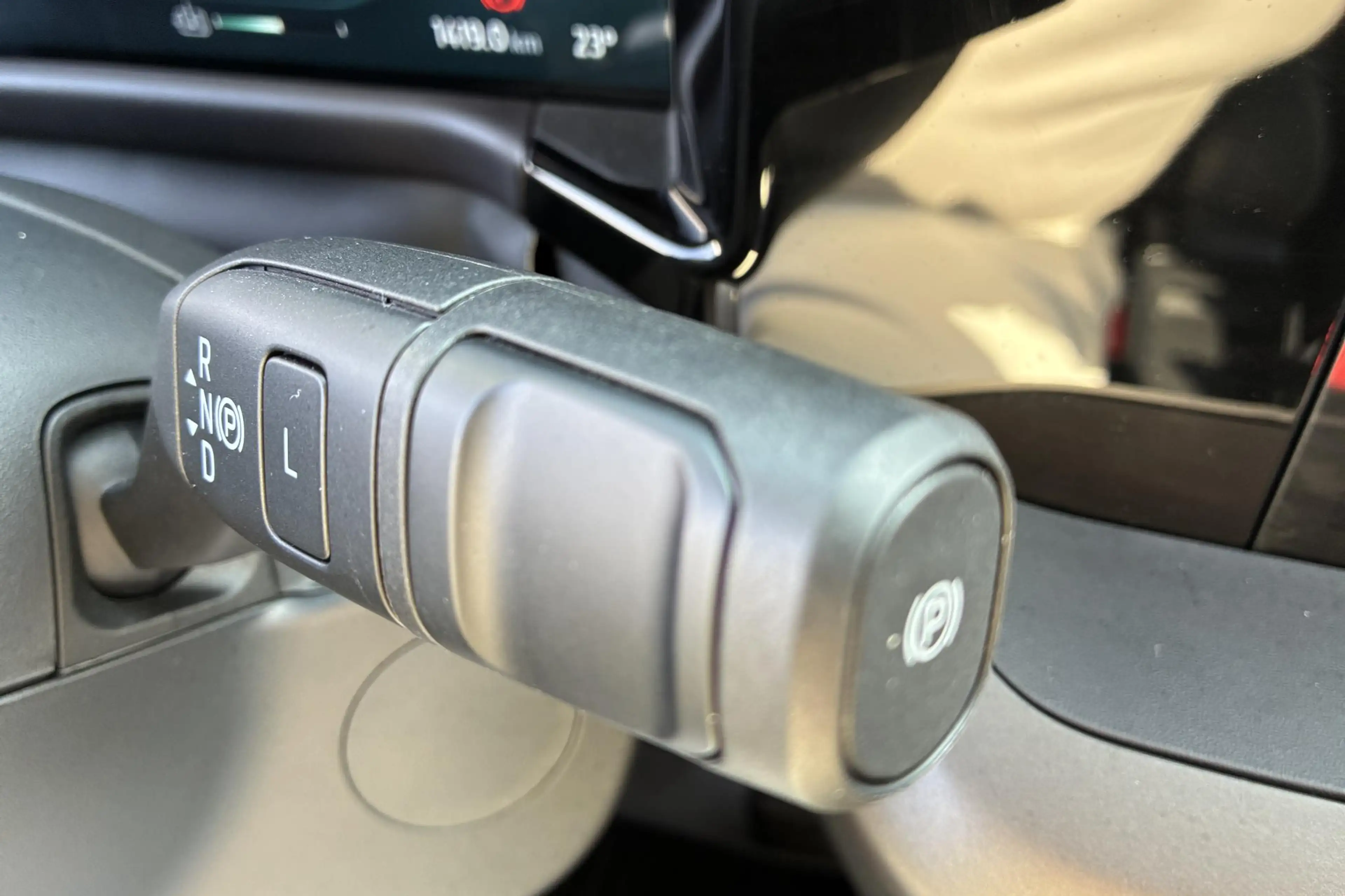 Ford Transit Courier E-Transit Limited 44 kWh Driver Ass Pack | Trekhaa — photo 14