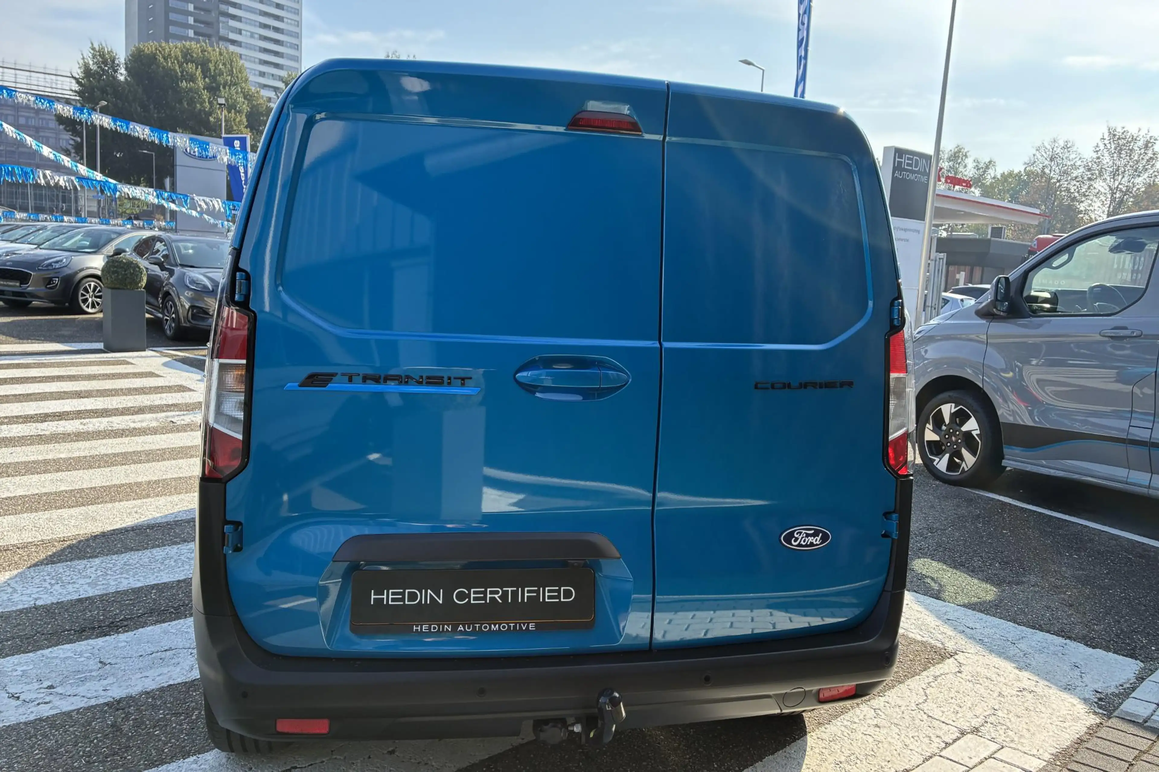 Ford Transit Courier E-Transit Limited 44 kWh Driver Ass Pack | Trekhaa — photo 9