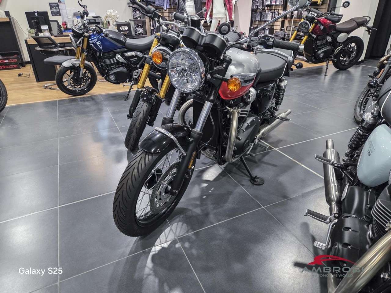 Triumph Bonneville Bobber T100 (MY21)