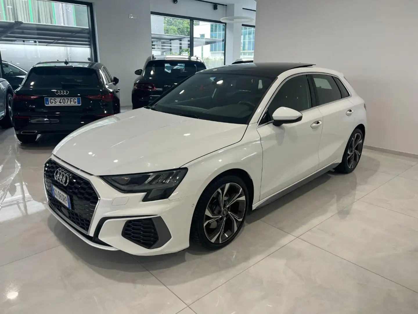 Audi A3 SPB 30 TFSI S tronic S line edition Tetto Pan. Blanco - 1