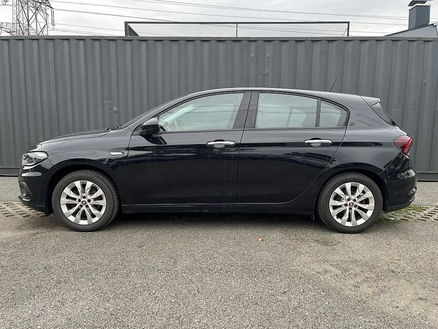 Fiat Tipo Lounge 1,4 T-Jet 120 NAVI/AHK/1.Besitz Schwarz - 2