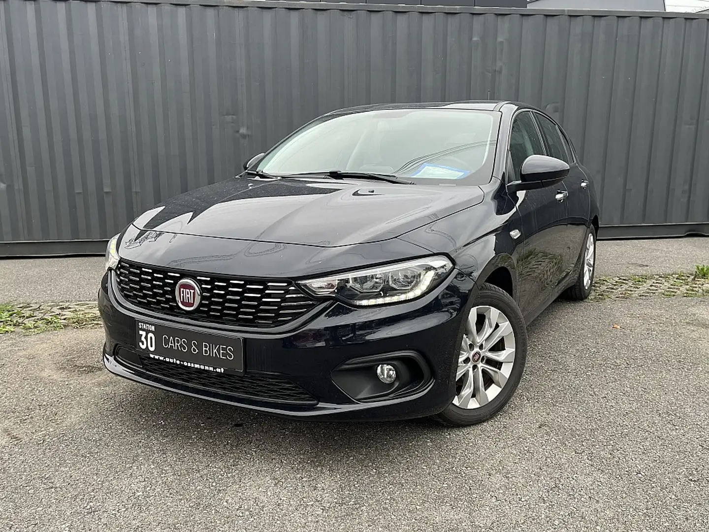 Fiat Tipo Lounge 1,4 T-Jet 120 NAVI/AHK/1.Besitz Schwarz - 1
