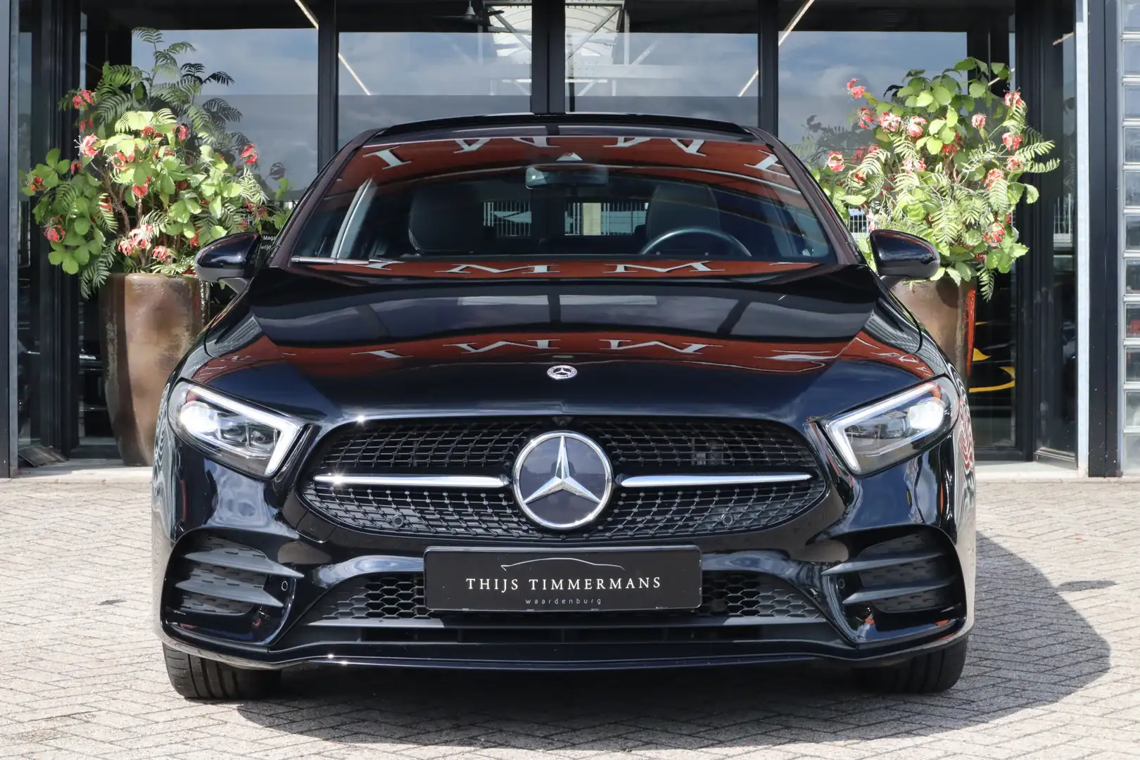 Mercedes-Benz A 250 e Limousine | AMG-Line, 19", Panoramadak, Multibea Zwart - 2