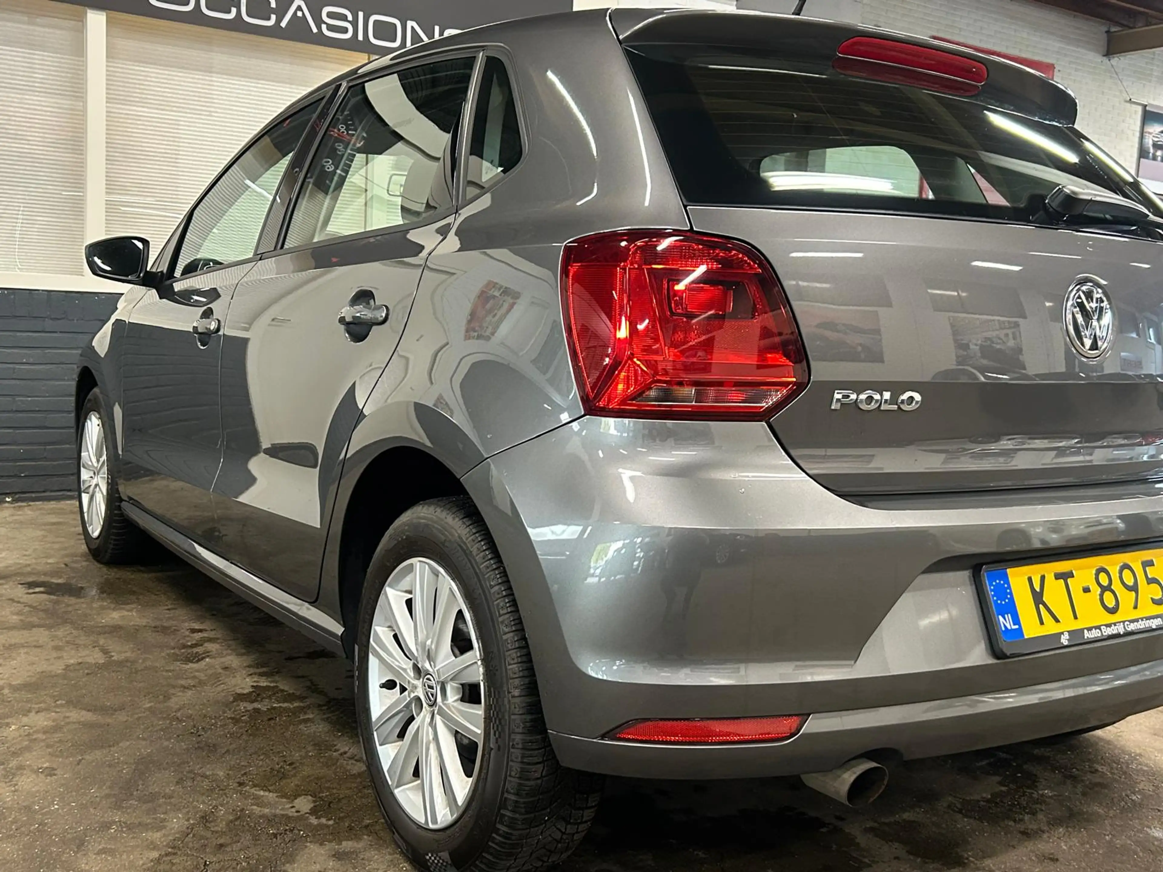 Volkswagen Polo 1.2 TSI Comfortline + NAVI — photo 23