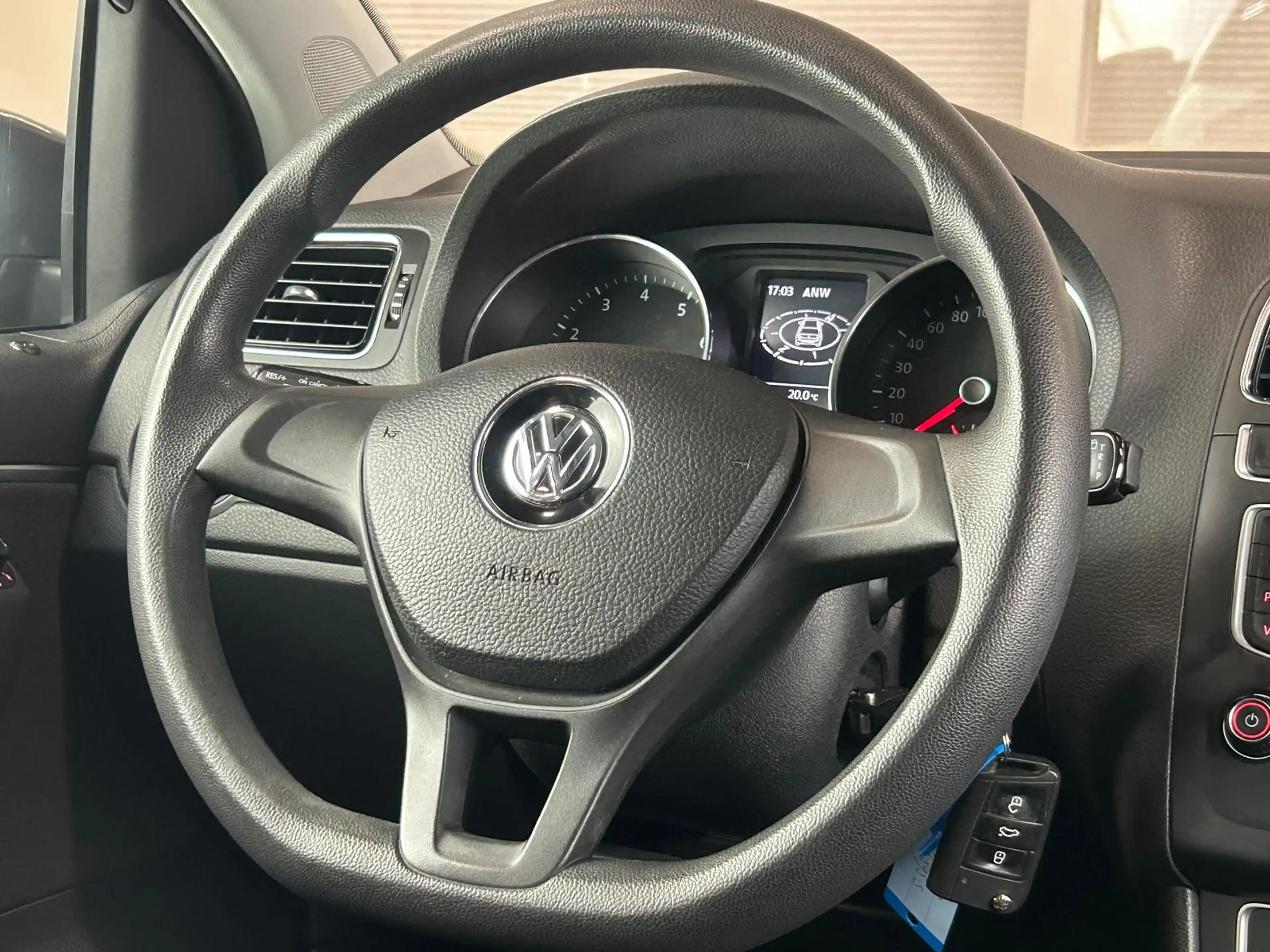 Volkswagen Polo 1.2 TSI Comfortline + NAVI — photo 7