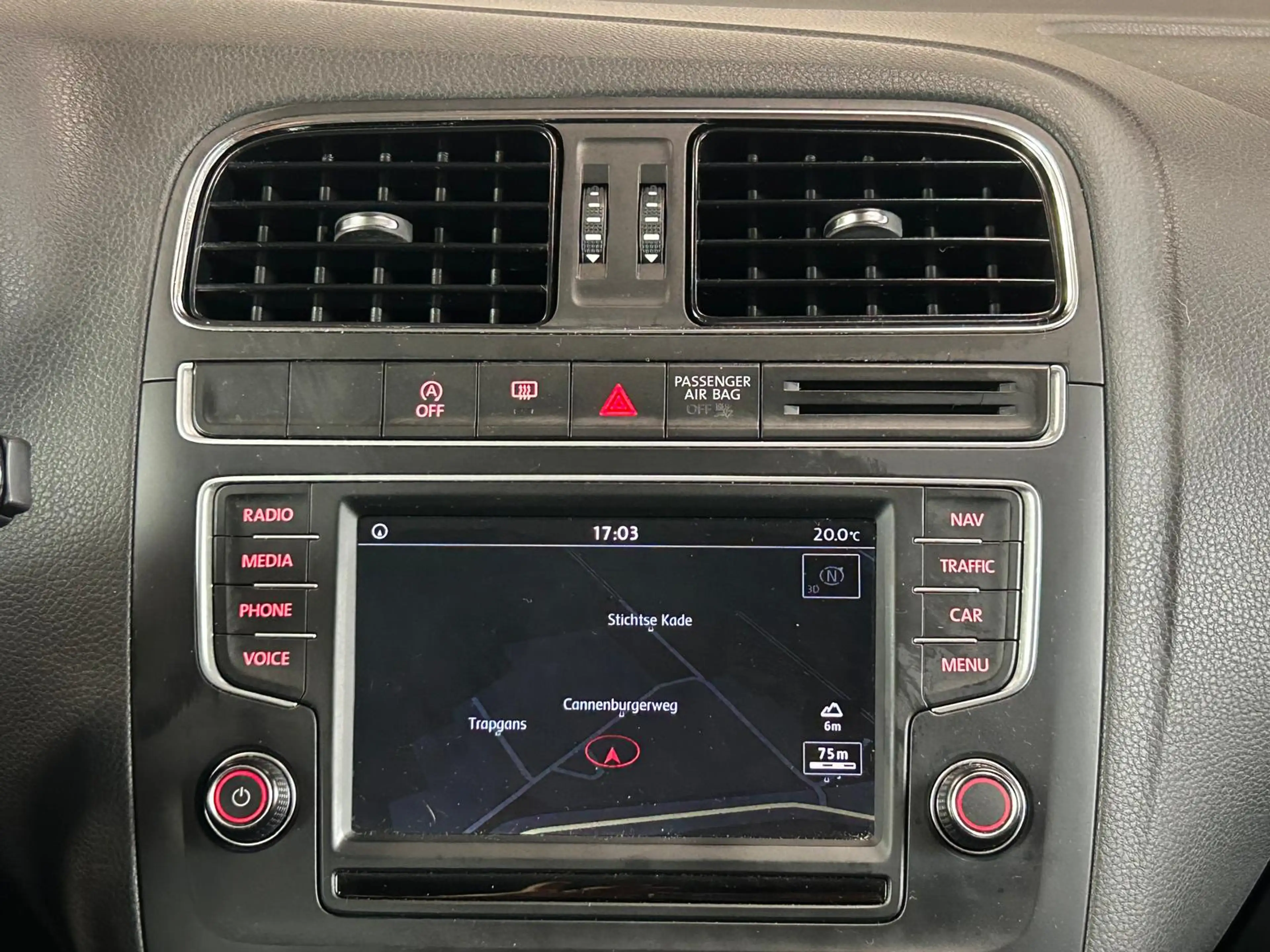 Volkswagen Polo 1.2 TSI Comfortline + NAVI — photo 9