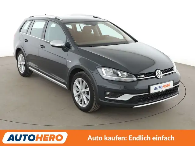 Volkswagen Golf view 8