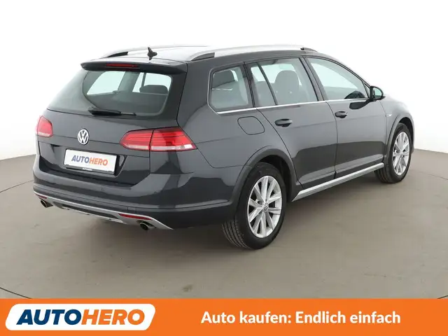 Volkswagen Golf view 6
