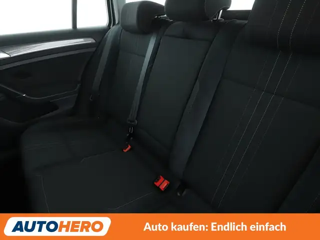 Volkswagen Golf view 14