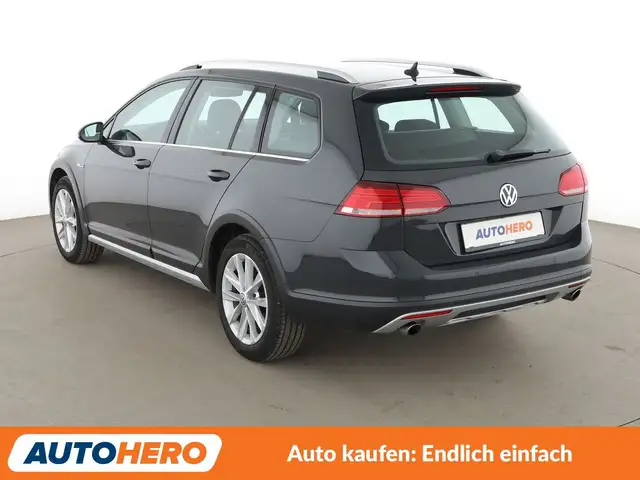 Volkswagen Golf view 4
