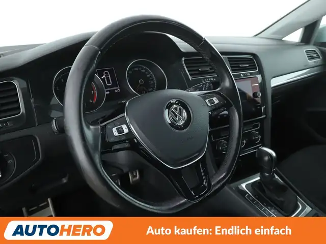 Volkswagen Golf view 11