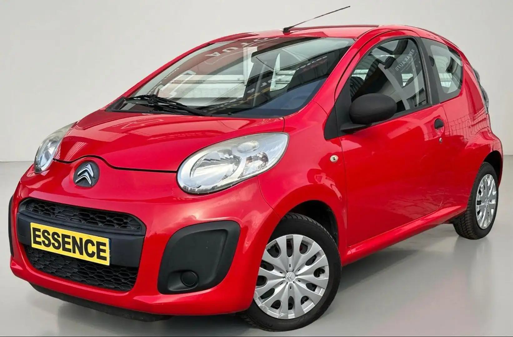Citroen C1 Phase 3 - 1.0i 12V 68ch (4 cv) BVM5 3 portes - Attraction - 2012 %2B 139 000KM Rouge - 1
