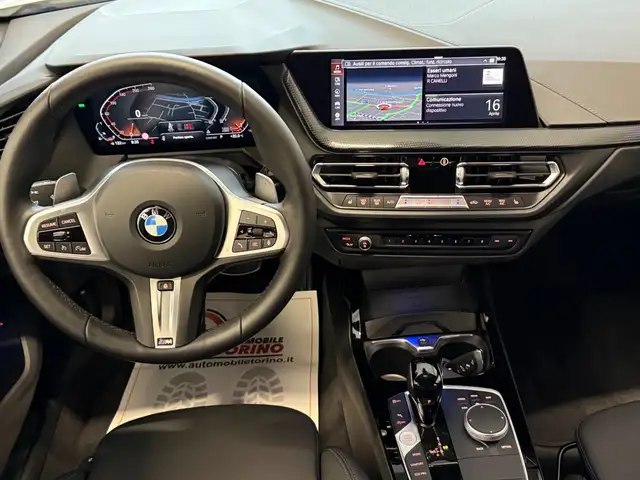 BMW 1 Series view 19