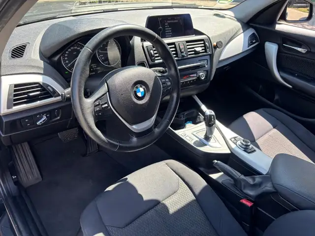BMW 1 Series view 10
