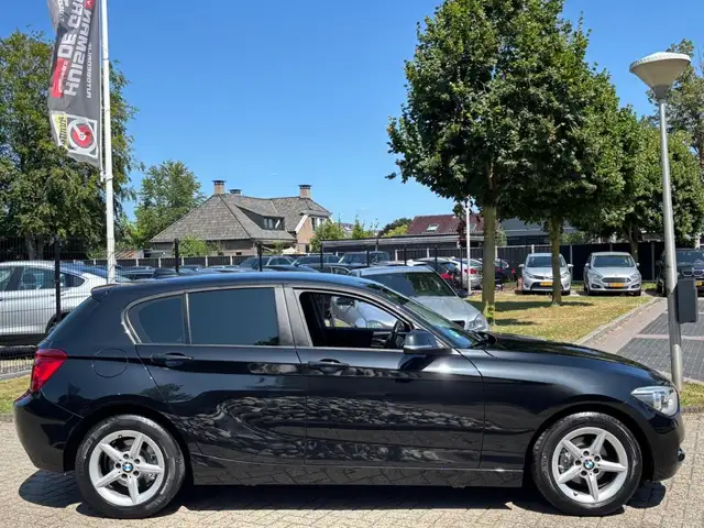 BMW 1 Series view 4