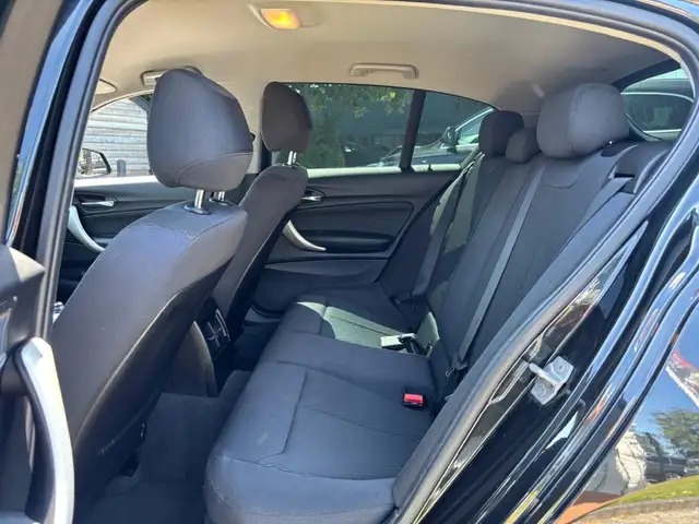BMW 1 Series view 15