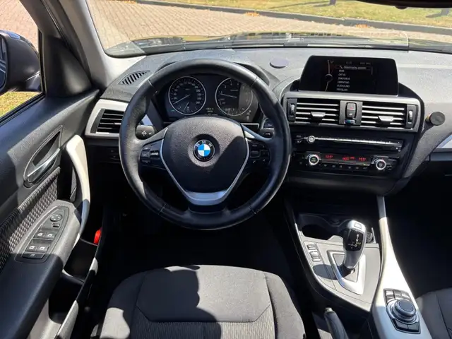 BMW 1 Series view 8