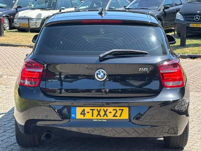 BMW 1 Series view 6