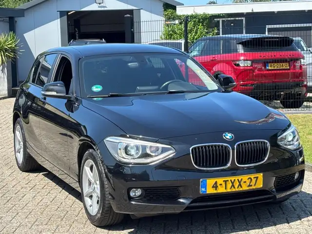 BMW 1 Series view 3