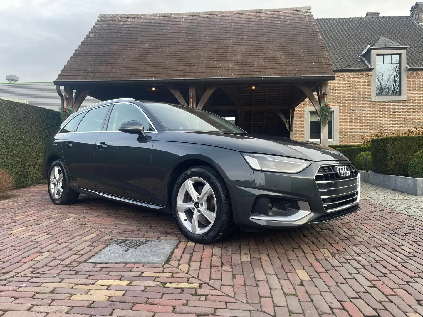 Audi A4 S-Tronic-Camera-Led-Leder-CarplayGPS-Panoschuifdak Gris - 1