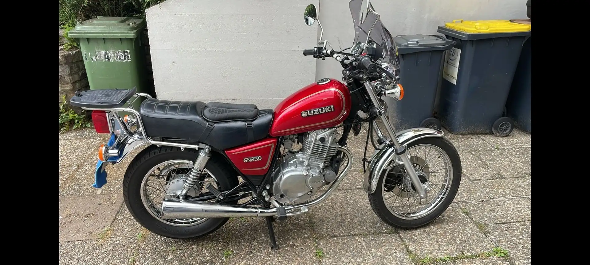 Suzuki GN 250 Rood - 2