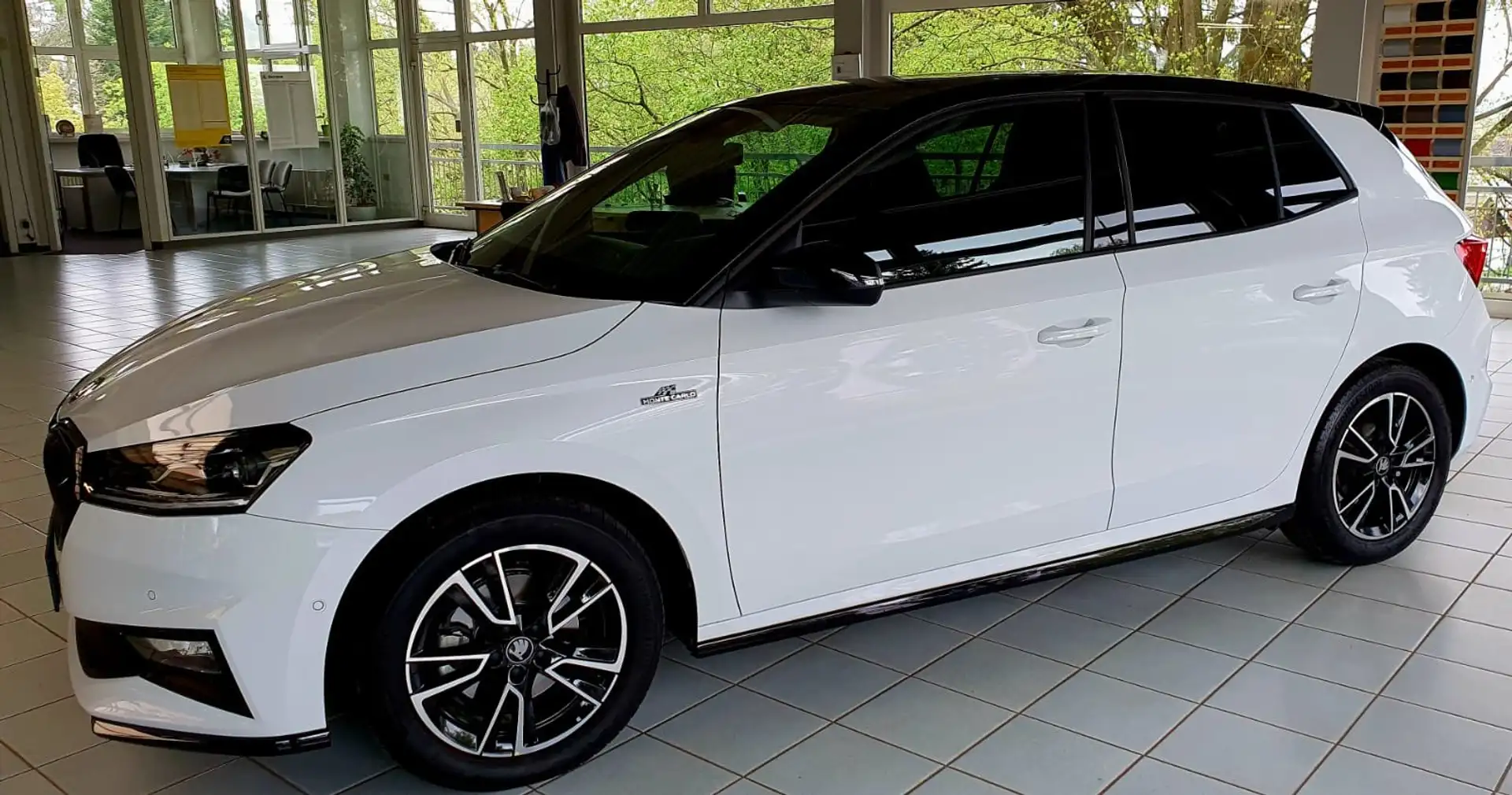 Skoda Fabia Monte Carlo 5 J. Garantie /Panoramadach Weiß - 2