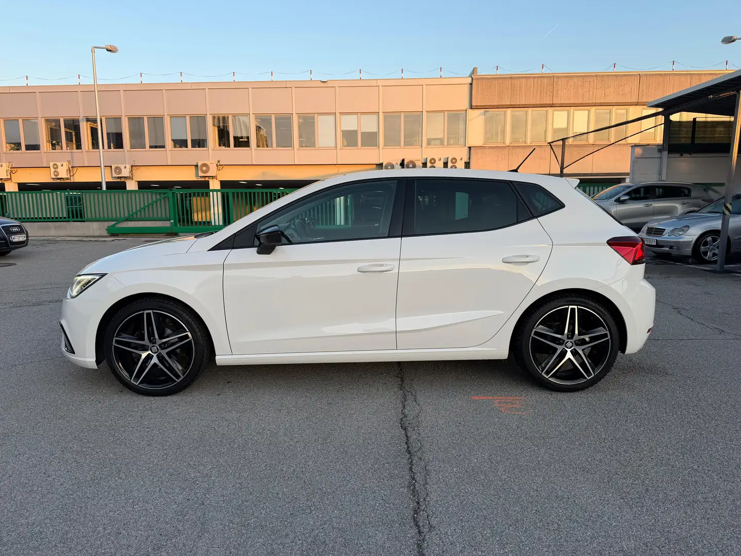 SEAT Ibiza 1.0 ECO TSI FR DSG Weiß - 2