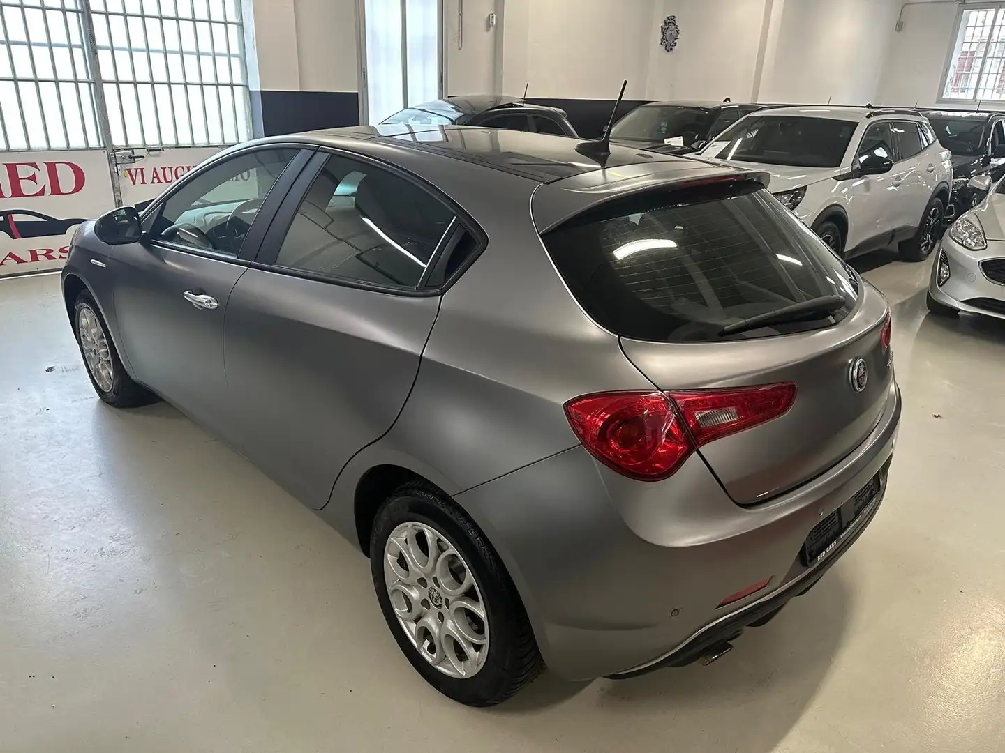 Alfa Romeo Giulietta Giulietta 1.4 t. Giulietta 120cv my18 Gris - 2