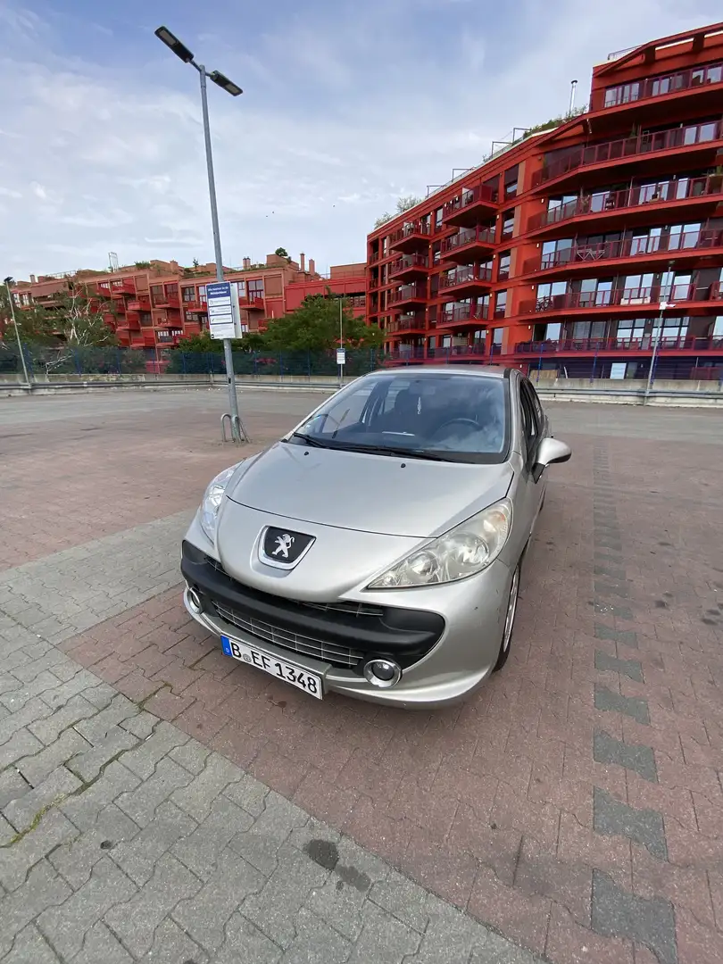 Peugeot 207 - 2