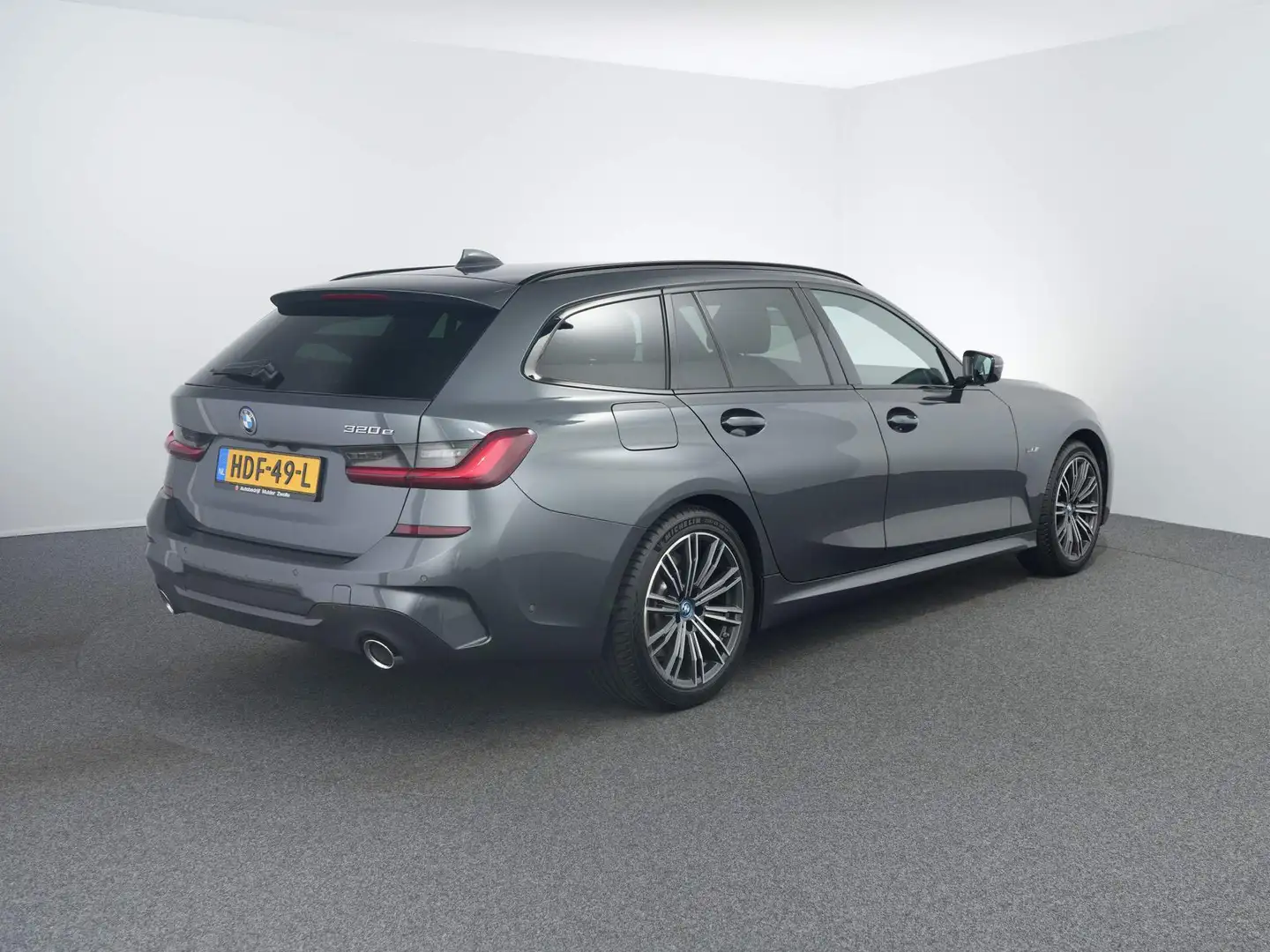 BMW 320 3-serie Touring 320e Business Edition Plus | M-Spo Grey - 2