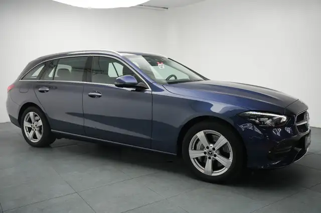 Mercedes-Benz C-Class view 5