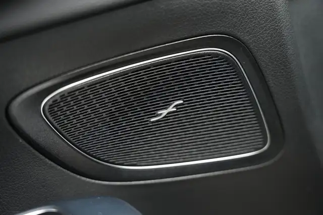 Mercedes-Benz C-Class view 14